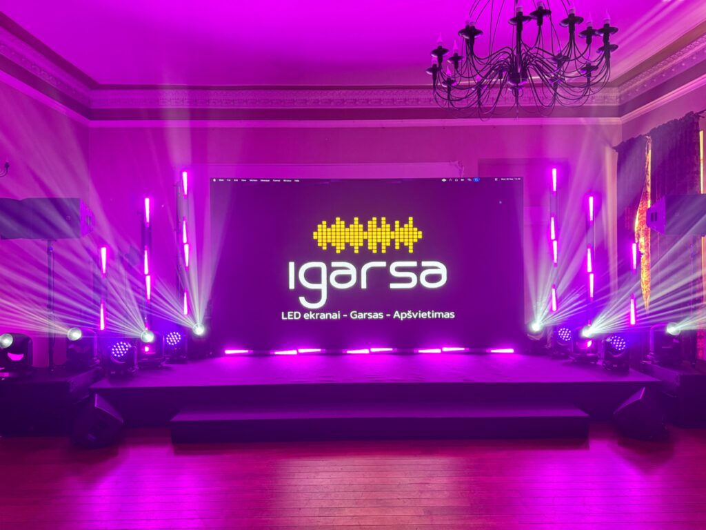 IGARSA paruošta scena su LED ekranu, garsu ir apšvietimu